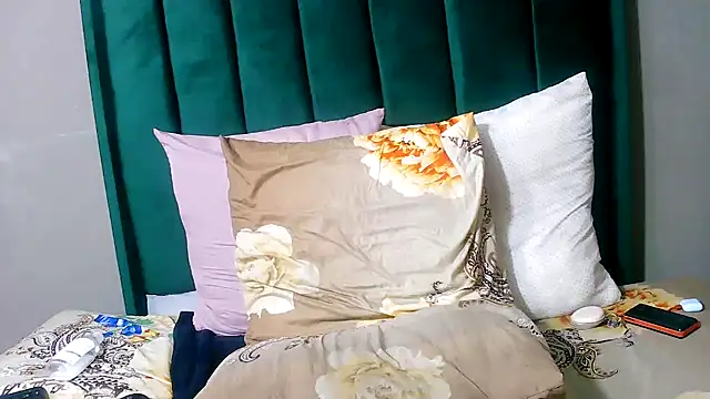 DeliciousBoobsx25 online show from November 12, 9:29 am