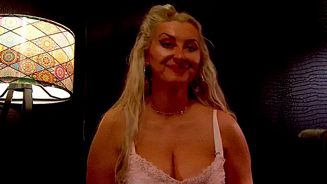 LeticiaReys online show from February 12, 9:22 am