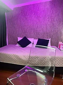 KarinaFlowers  online show from June 15, 1:00 pm