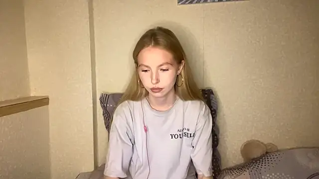 Snapshot of Olivia_Somevel chatting on October 16, 3:14 pm Olivia Somevel online show from October 16, 3:14 pm