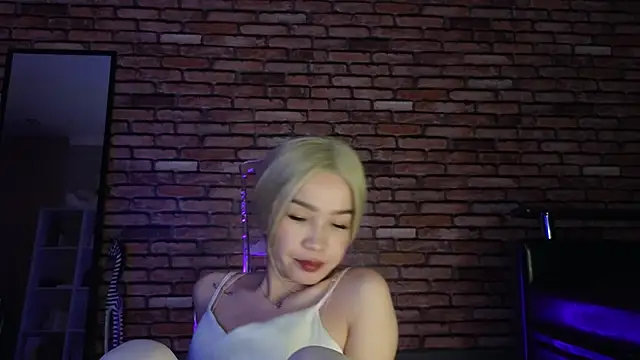 saya li1 online show from November 10, 10:38 pm