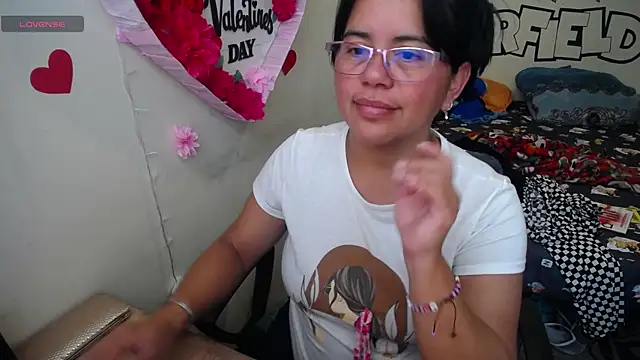 Miss  kendra  online show from June 17, 1:45 pm