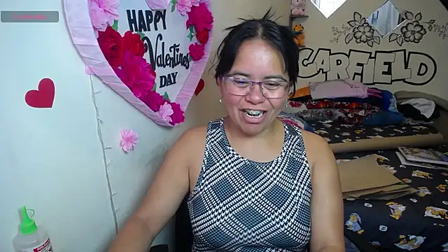 Miss  kendra  online show from June 6, 3:40 pm
