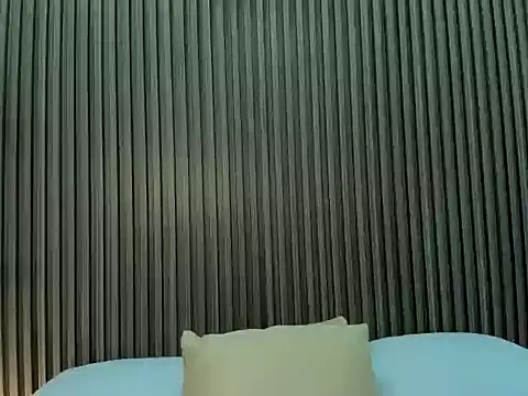 laura maite  online show from October 23, 12:11 pm