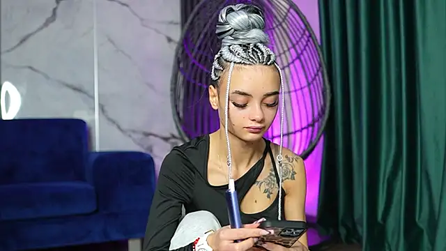 RachelRavee online show from October 27, 5:25 am