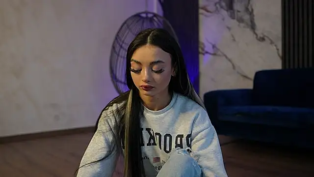 RachelRavee online show from April 1, 4:24 am