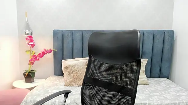 Sasha Grace online show from November 13, 10:20 pm