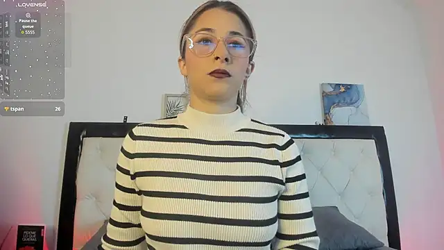 Sara Roades online show from October 30, 9:38 pm