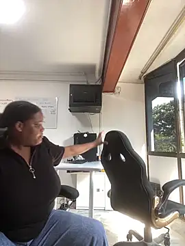 gabrielabrunette69 online show from February 15, 9:14 pm