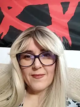 Amelialove42 online show from January 16, 7:32 pm