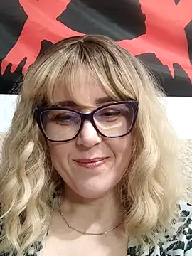 Amelialove42 online show from February 18, 9:03 pm