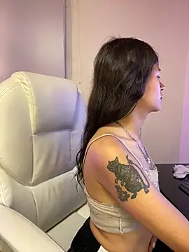 Ninfa pink online show from December 2, 8:33 pm