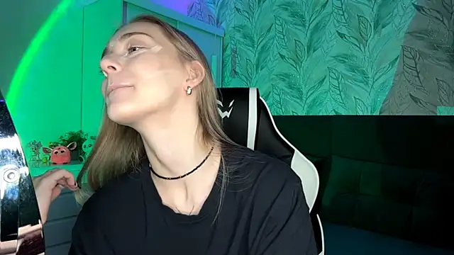 EvaPeace online show from November 12, 5:22 pm