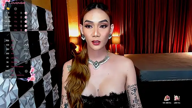 MeatyCockLuna online show from November 24, 10:39 am