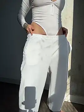 Lolathebaddie online show from November 5, 4:34 pm