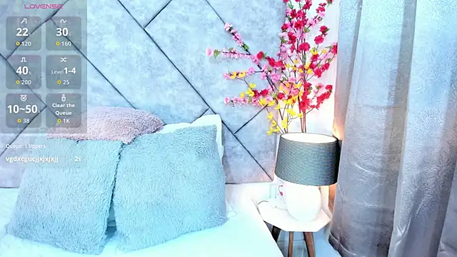  naylaa  online show from April 17, 2:46 am