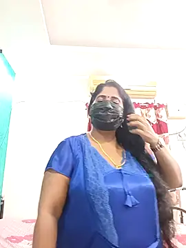 tamil-aunt online show from December 3, 5:15 pm