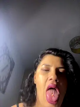 Biaaxxxsexy online show from October 29, 8:00 pm