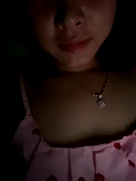 Snapshot of Yan_50299 chatting on October 18, 6:42 pm Yan 50299 online show from October 18, 6:42 pm