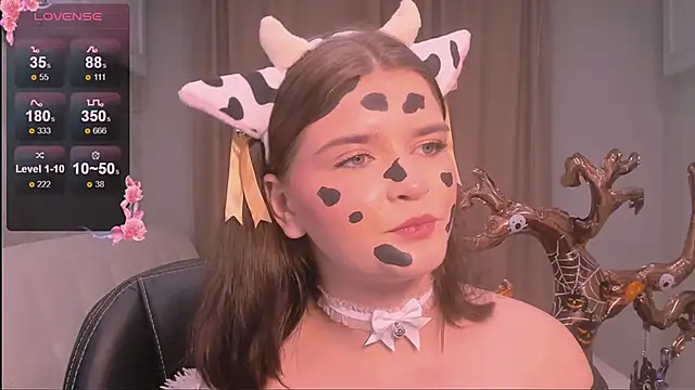 Mori Girll online show from October 31, 1:04 pm