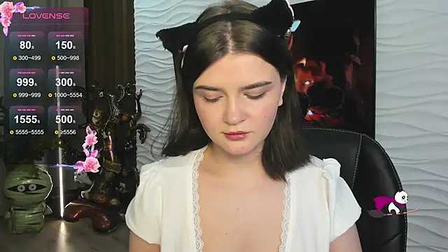 Mori Girll online show from October 28, 1:06 pm