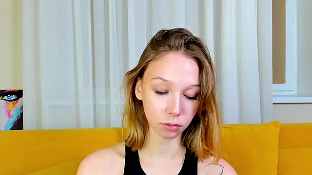 LilyVoise online show from October 11, 3:04 pm