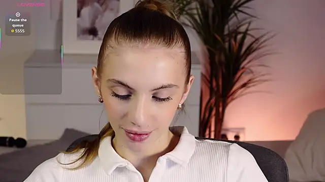 mia silkk online show from November 27, 6:38 am