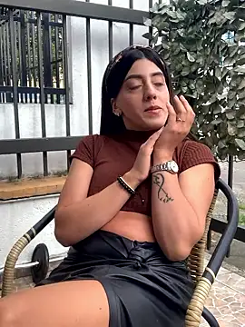 ElectraPink  online show from January 8, 5:50 pm