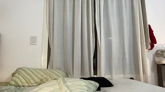 absoluthorrorfield online show from January 14, 12:59 am