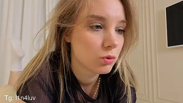 AIicaparkerc online show from October 28, 10:14 pm