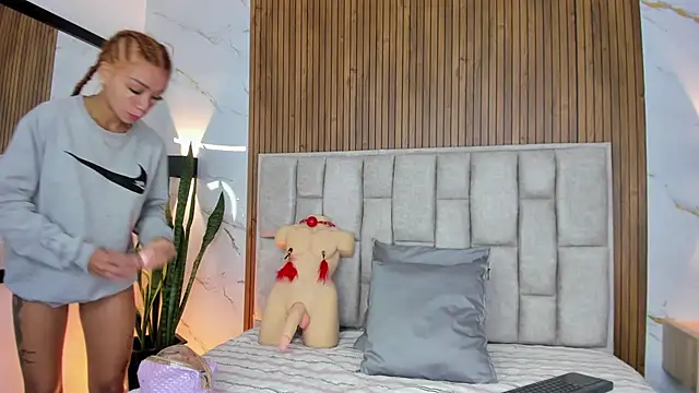 Sassha ferrer online show from December 5, 7:48 pm