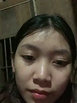 linh-lan1 online show from February 2, 3:00 pm