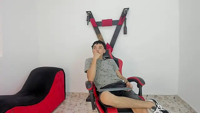 Horny Young Boys online show from October 16, 6:54 pm