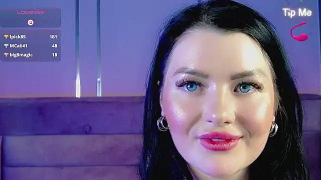 EvaBilss online show from April 15, 7:58 pm