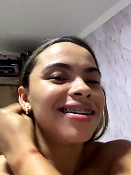 safadinhaquenteW online show from November 19, 9:15 pm