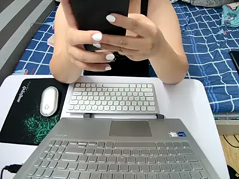 Hanna Mina online show from November 2, 1:53 am