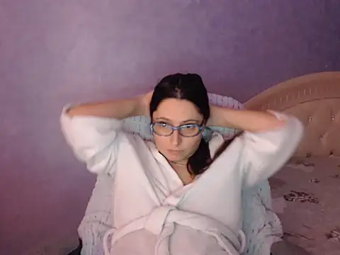 LuckyLisa23 online show from January 12, 7:30 pm