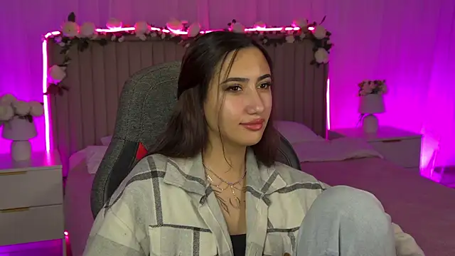 RebeckaThornton online show from November 15, 10:05 am