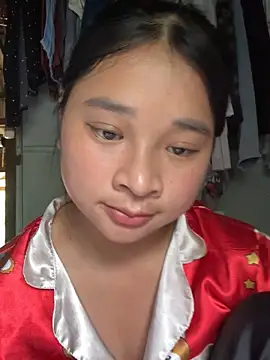 Linh-xxx online show from October 31, 6:15 am