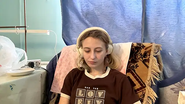 AmeliLia online show from February 9, 10:28 am