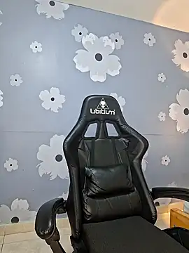 merida 06 online show from December 2, 8:33 pm