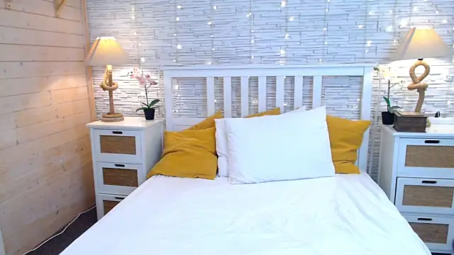 Soft Lilly online show from November 10, 6:08 am