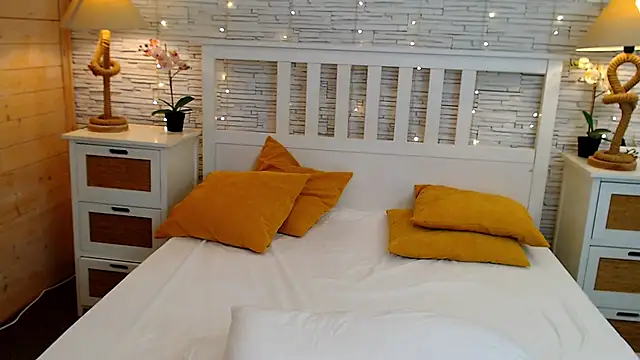 Soft Lilly online show from November 28, 6:16 am