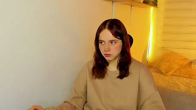 Emily Lindey online show from December 19, 3:32 am