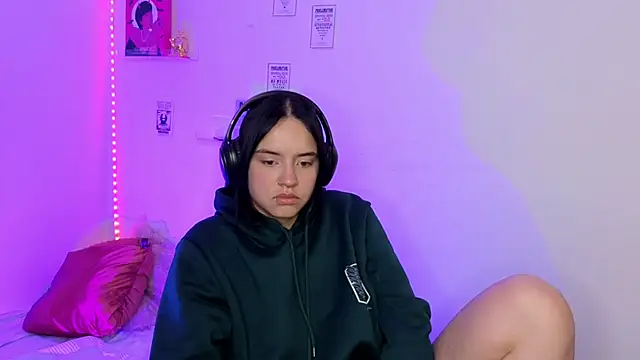 Emily Lindey online show from March 22, 10:10 am