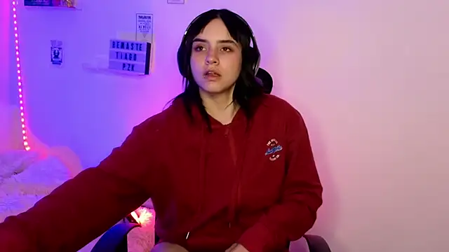 Emily Lindey online show from April 1, 6:14 am