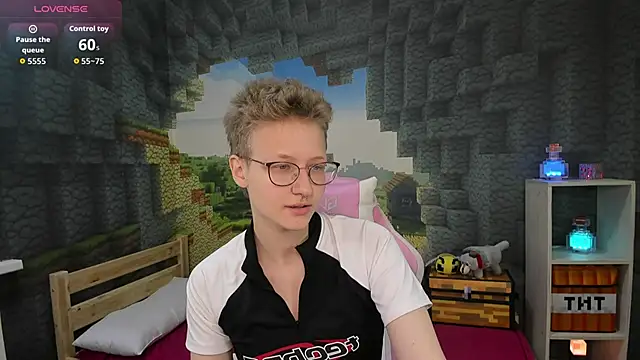 EllaSloan online show from October 30, 3:53 am