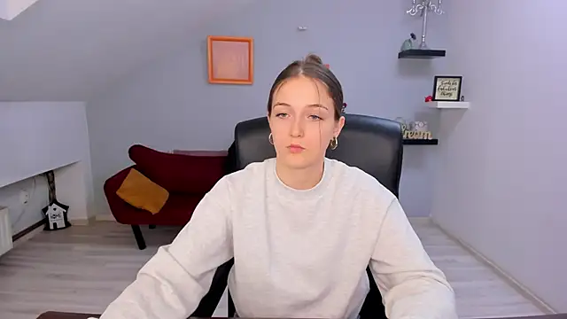 AnneWilsonn online show from April 2, 1:19 pm