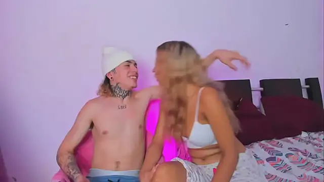 lily and wan online show from February 10, 8:06 am