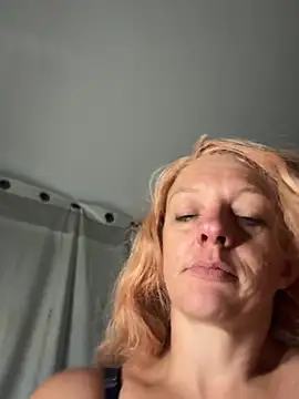 queenkelly1234 online show from July 5, 10:32 am